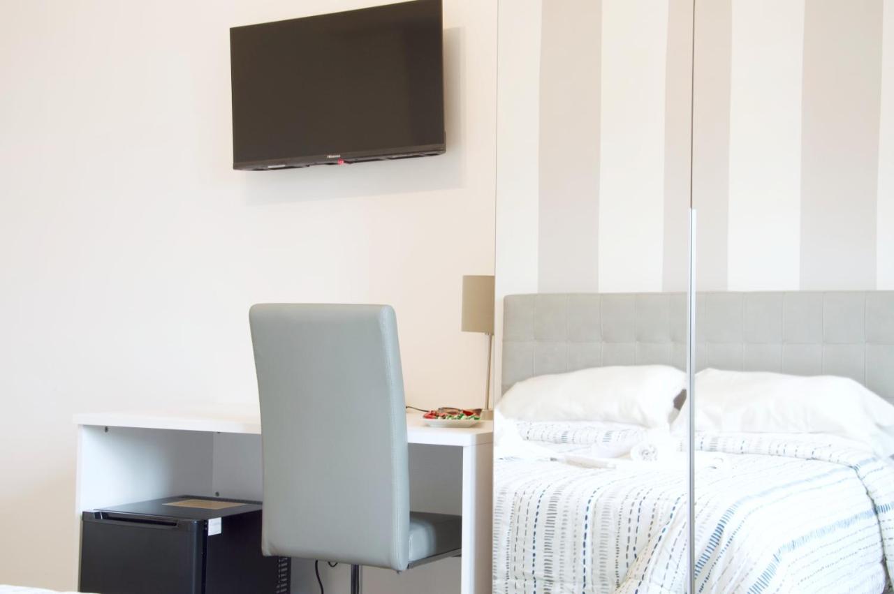 Minerva Rooms Pavia Dış mekan fotoğraf